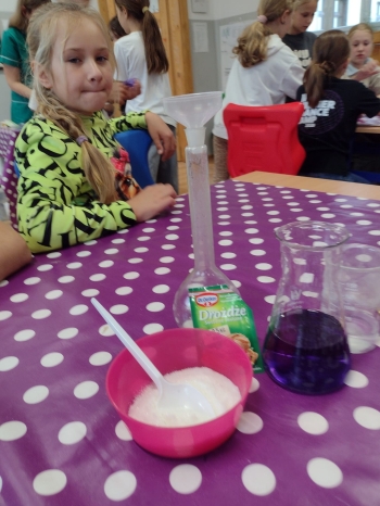 553896498_1274157104509230_1296845521243859269_n