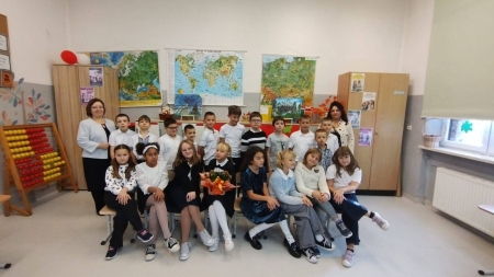 Dzień Edukacji Narodowej - odświętny i uśmiechnięty